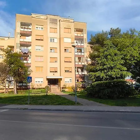Zora Apartament